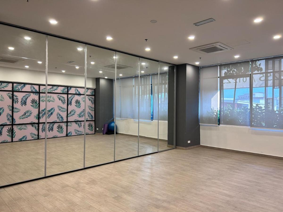 Sky Trees Bukit Indah Aeon Netflix A16 Apartment Johor Bahru Exterior photo